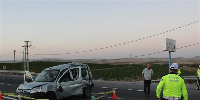 Kayseri'deki trafik kazasında biri öğretmen 2 kişi öldü